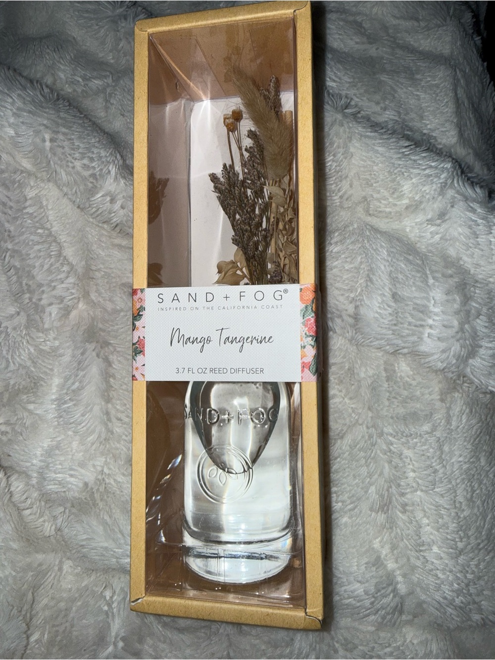 Sand & Fog reed and floral diffuser. Mango tangerine
